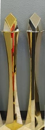 luxe polished gold stanchions